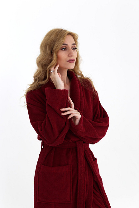 Жіночий халат Ideal Textile банний махровий бордовий M (56860447) Чернівці - фото 2