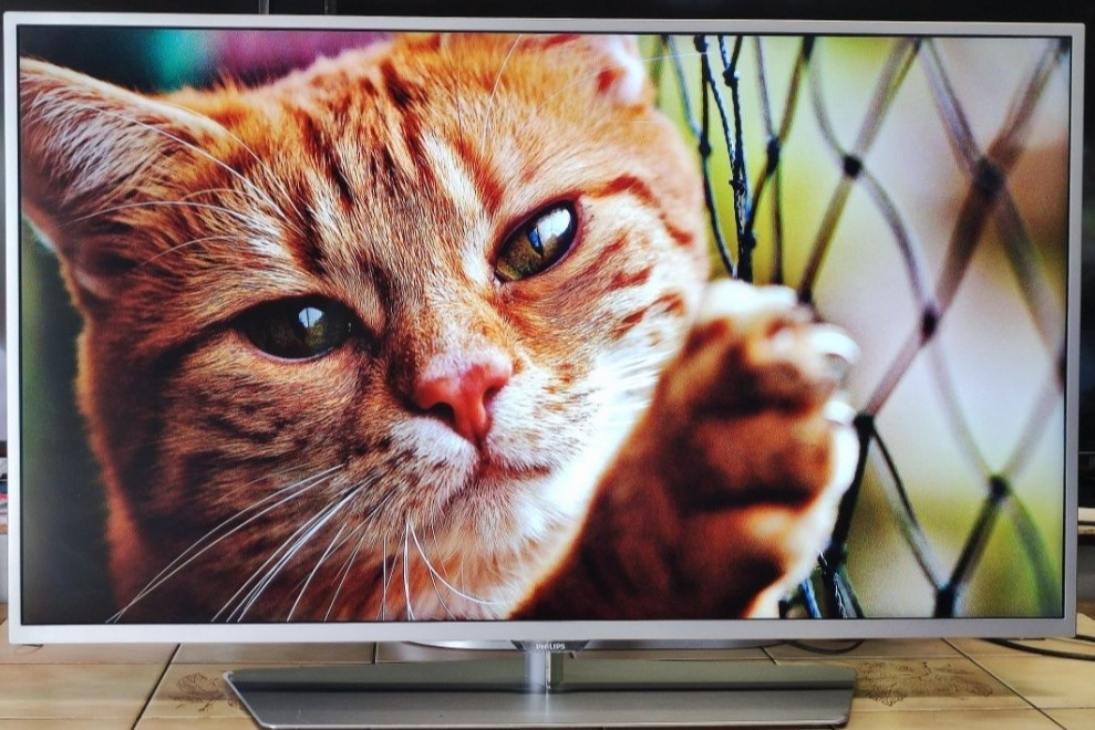 Телевизор Phillips 43