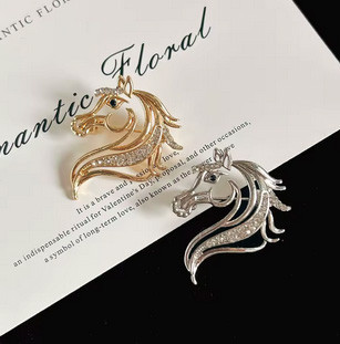 Брошка модна срібляста Кінь Київ - фото 1