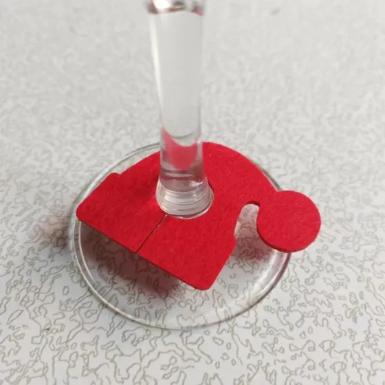 Новогодний декор на бокалы Шапки 6штук 40 на 45 мм красный Киев