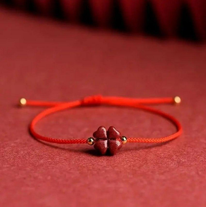 Красный браслет-оберег с киноварным четырехлистником – символ удачи и защиты Киев - изображение 1