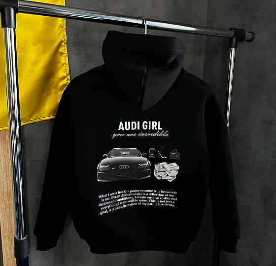 Худі жіноче чорне“Audi Girl” з принтом Чернівці