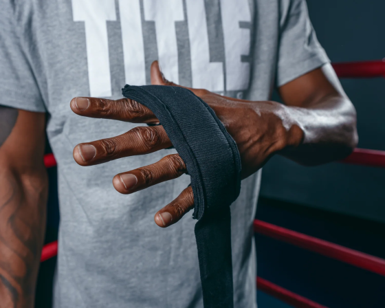 Бинти для боксу TITLE Boxing Semi Elastic 210" Extra Long Black Reg Каменское