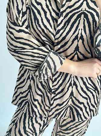 Жіночий шовковий костюм із штанами Бежевий Зебра M/L Харків