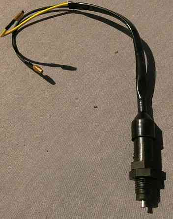 Кінцевий вимикач педалі заднього гальма 2422А Мукачево