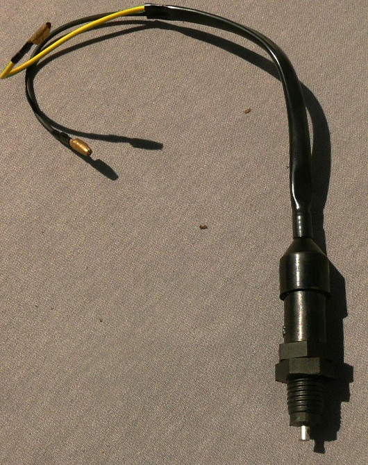 Концевой выключатель педали заднего тормоза 2422А Мукачево - изображение 1