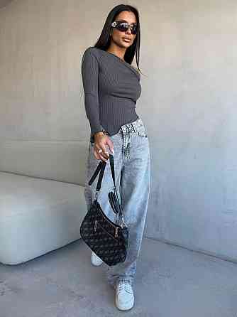 Жіночий базовий асиметричний лонгслів із відкритим плечем рубчик 46/48 Одеса