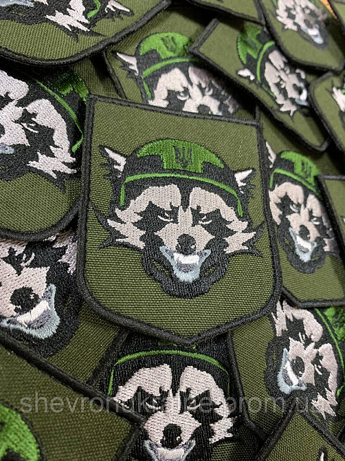 Шеврон Херсонський єнот (Форма щит. Фон олива) Розмір 8x6.5см Київ - фото 2