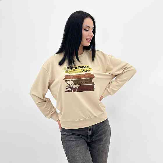 Демисезонный женский свитшот с принтом 