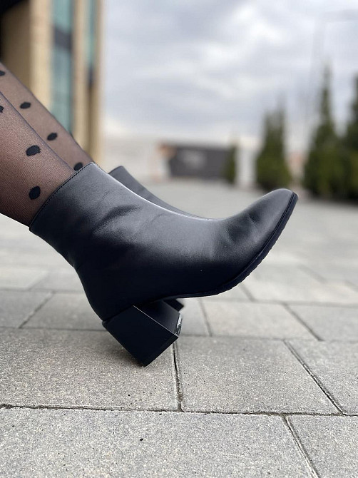 LIRIO Жіночі черевики LIRIO чорні натуральна шкіра 38р.25см 39р.25.5см каблук 7см ( ) Коломия - фото 1