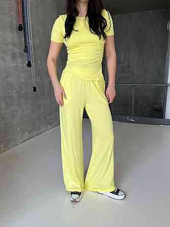 Жіночий прогулянковий костюм: футболка та штани з турецької віскози Лимонний, 42/44 Одеса