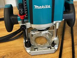 Потужний фрезер вертикальний Makita RP1803FXJ : 1650 Вт, патрон 6,8,12 мм Київ