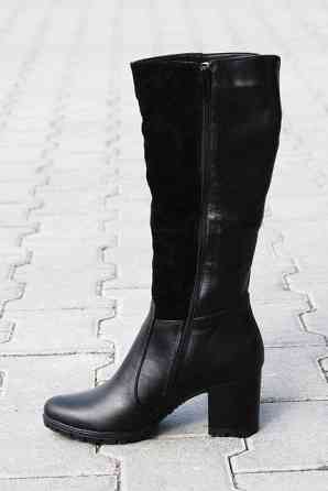 Чоботи жіночі ARLETT чорні шкіра+замша натуральна висота 33см обхват гомілки 37-40см каблук 7см Коломия