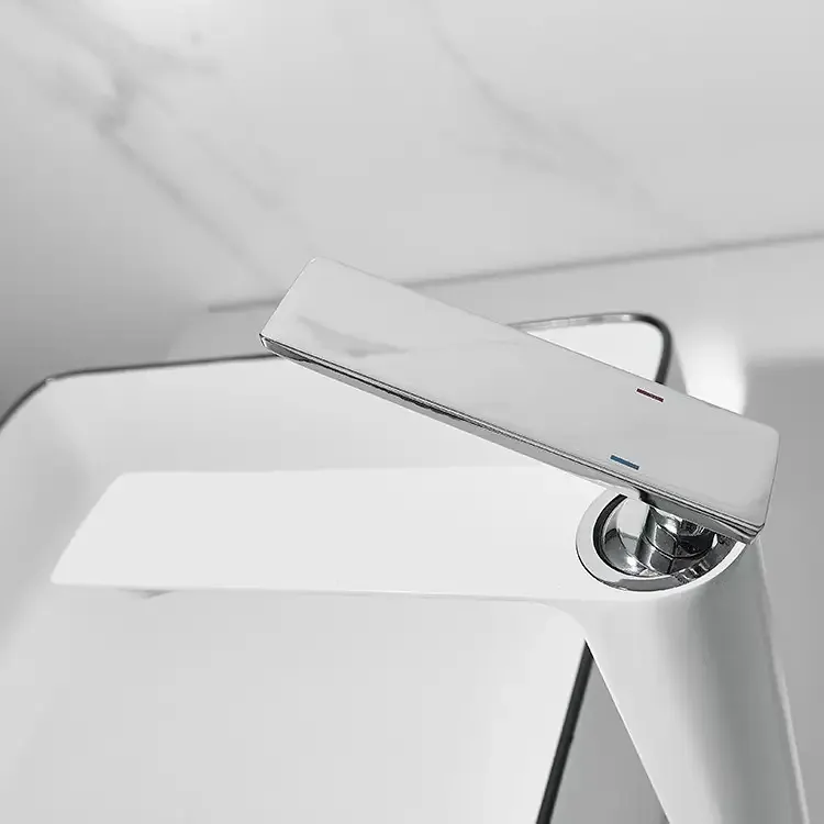 Змішувач латунний дизайнерський для умивальника одноважільний кран WanFan Білий Хром Кам'янець-Подільський - фото 2