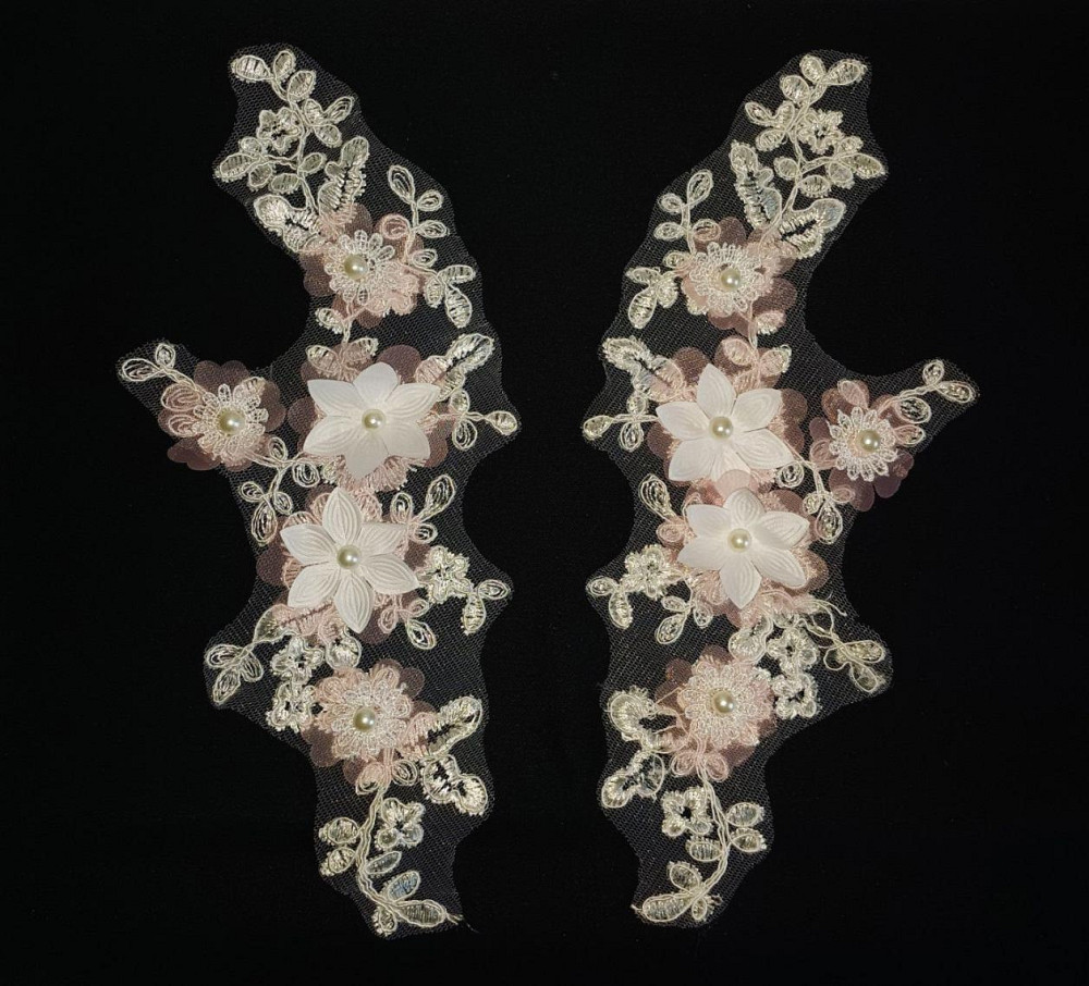 Аплікація для одягу пришивна червона Квіти Київ - фото 1