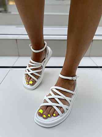 Olli Босоніжки жіночі білі літні OLLI Л-1-0110 натуральна шкіра / Шкіряні босоніжки на низькому Коломыя