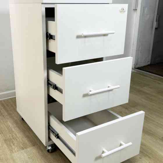 Тумба косметологическая на 3 ящика Эльф 6 (узкая, металлические колеса) Киев