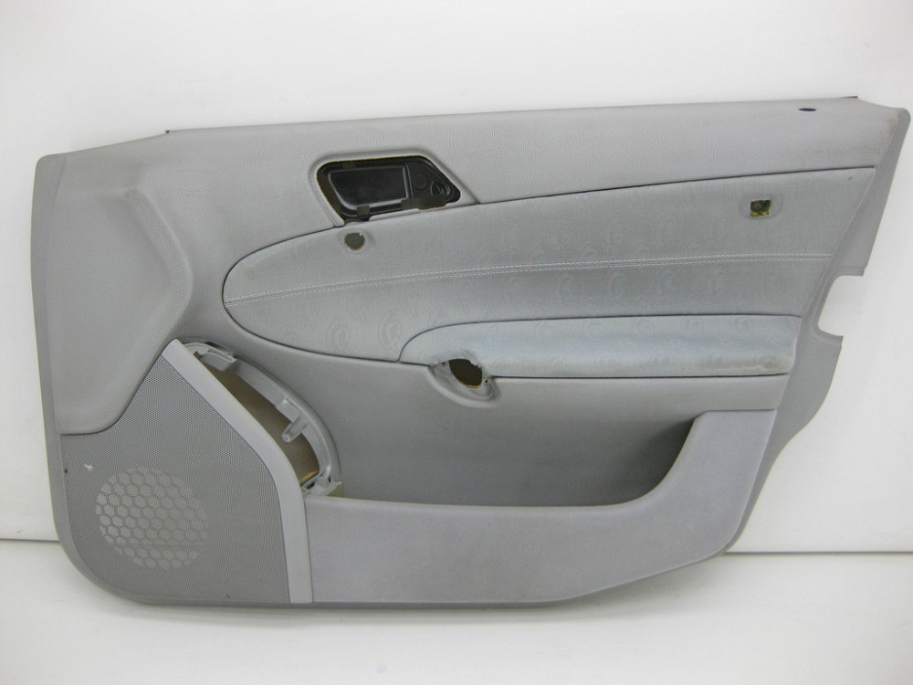 Mercedes-Benz  A2037201072 7E60 Карта передніх правих дверей сіра з тканинною вставкою C-Class W203 Одесса - изображение 1
