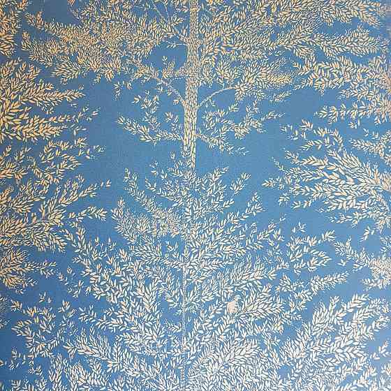 Шпалери вінілові на флізелін Caselio The Place to bed 0.53х10 м природа дерева гілки золотисті на синьому Київ