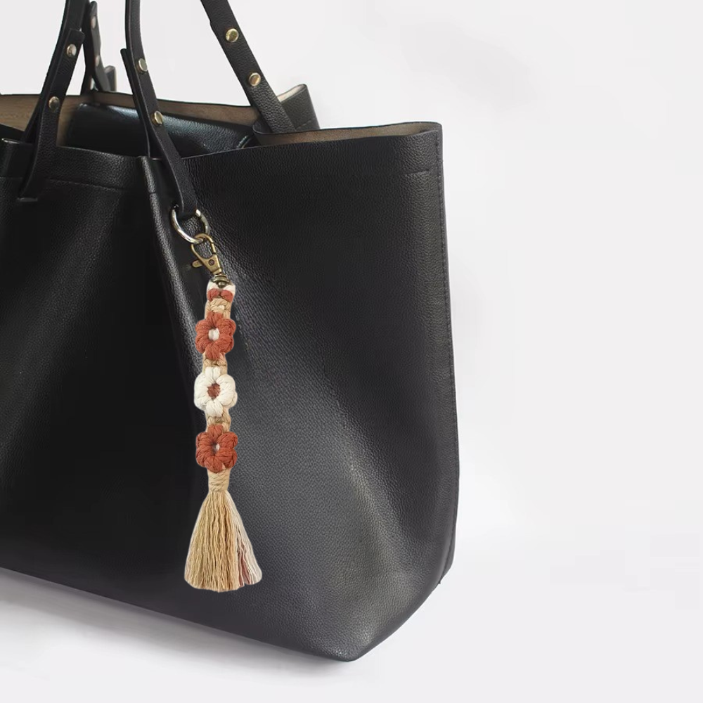 Набір макраме для ручного плетіння і в'язання брелока "Квіти" для ключів і аксесуарів 20х2.2 см, бежевий Кам'янець-Подільський - фото 2