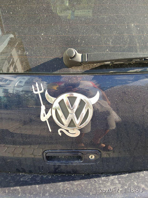 Стікер на авто Чортик з вилами опукла на емблему Київ - фото 8