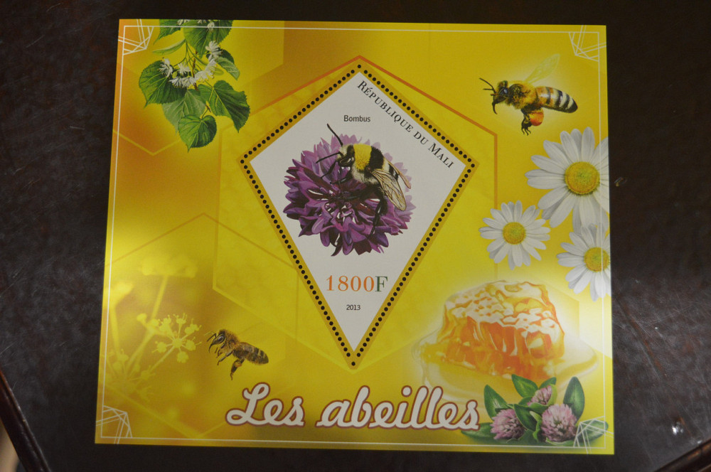 Мали. Марки. Фауна. Блок. 2013 год (В-3) Полтава - изображение 1