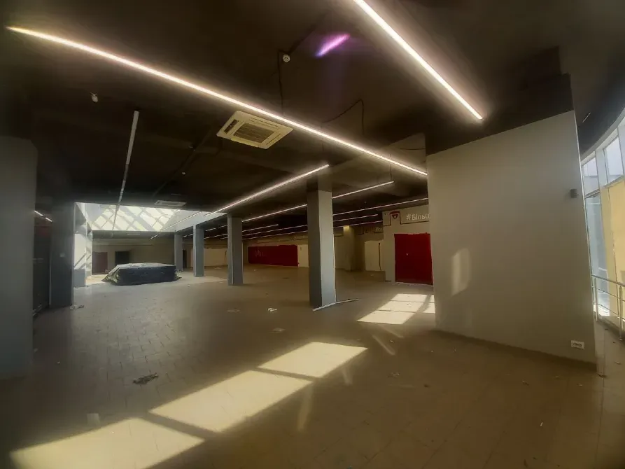 Магазин в ТЦ. 3\3 Залишається все що на фото канікули на заїзд і тд. Гарний ремонт Дніпро - фото 4