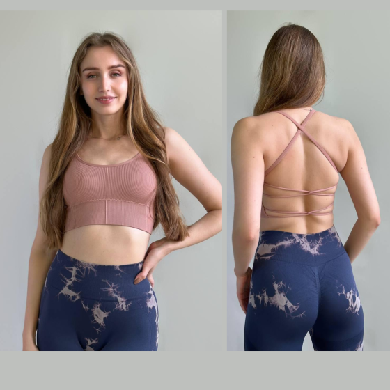 Жіночий спортивний топ у рубчик для тренувань і фітнесу з чашечками та відкритою спиною пудровий Одеса