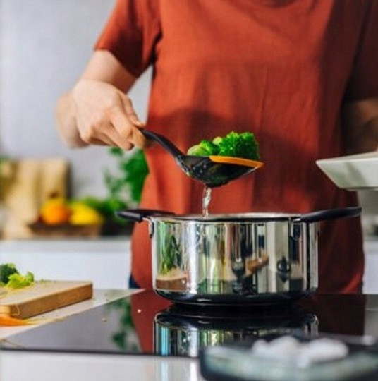 Кухонная Ложка с отверстиями 37.2 см Fiskars (1027302) Термопластик Нововолынск - изображение 8