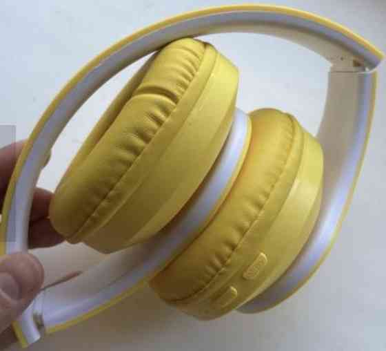 Беспроводные наушники Maybelline с подсветкой. Харьков