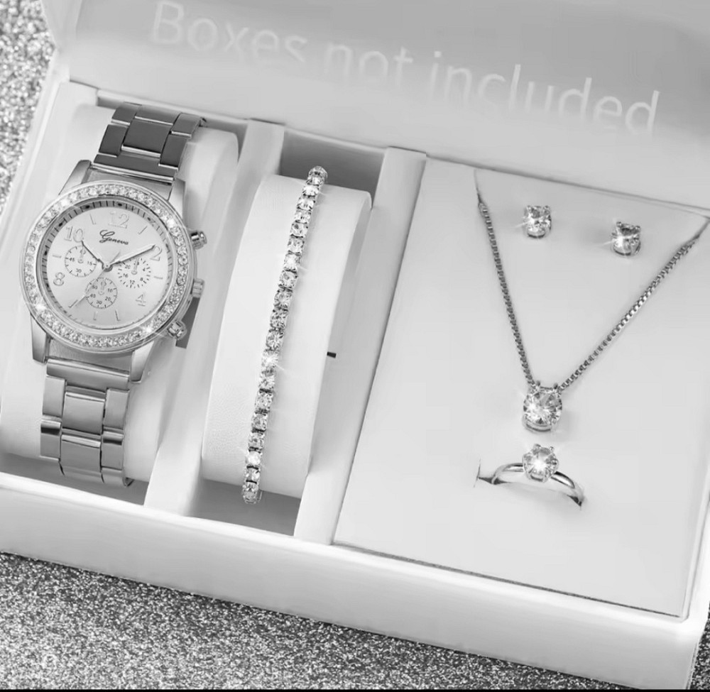 Годинник сріблястий жіночий з біжутерією Сміла - фото 1