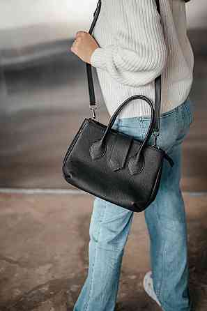 Сумка женская кожаная большая Луизианна черная 28*20*10 см, базовая черная сумка, стильная с Киев