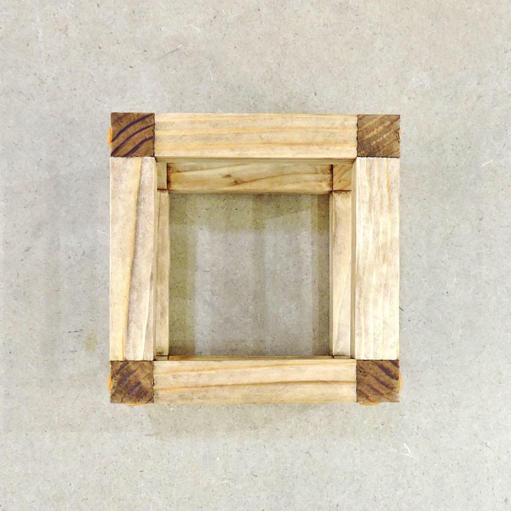 Полка настенная для цветов 