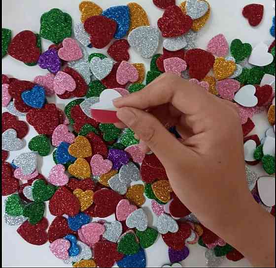 Набор блестящих наклеек в форме сердечек — 100 штук Киев