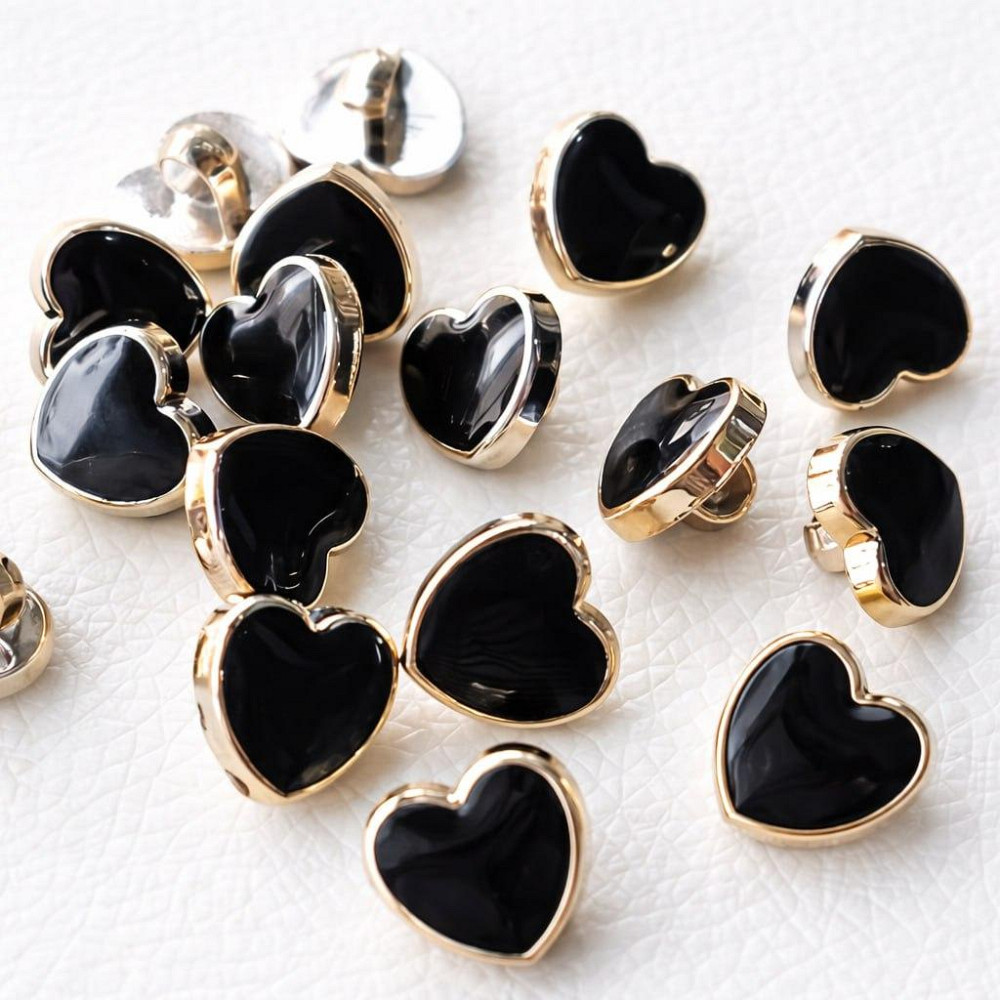 Пуговицы сердце черные 1.25 см набор 10 шт декоративные пластиковые пуговицы Киев - изображение 1