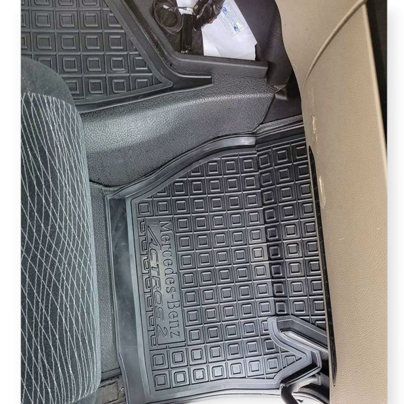 Килимки Мерседес actros 2011-2018 (не плоска підлога) борт 2,5см, з перемичкою салону Мукачево - фото 3