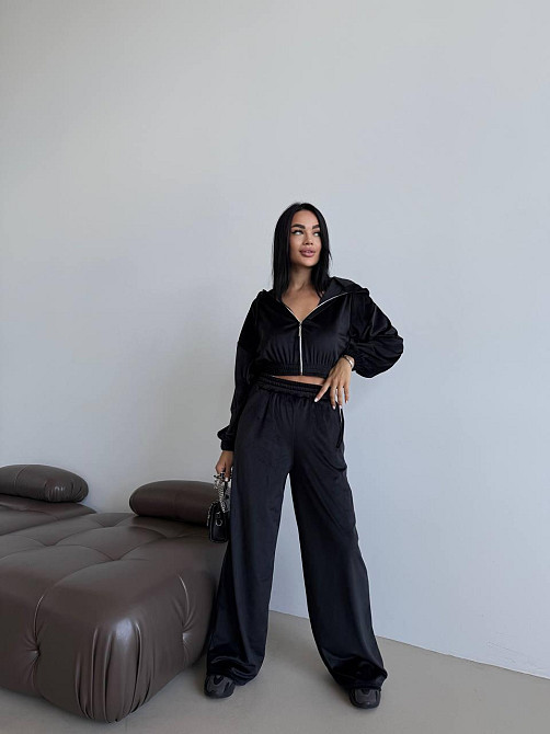 Жіночий прогулянковий оверсайз костюм-двійка: кофта та штани турецький велюр Чорний Одеса - фото 4