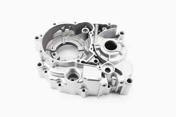 Картер двигуна лівий Київ