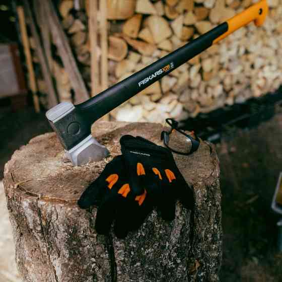 Сокира - колун із чохлом Fiskars "X-Series X28 M Splitting" (1069107) Сталь Нововолинськ