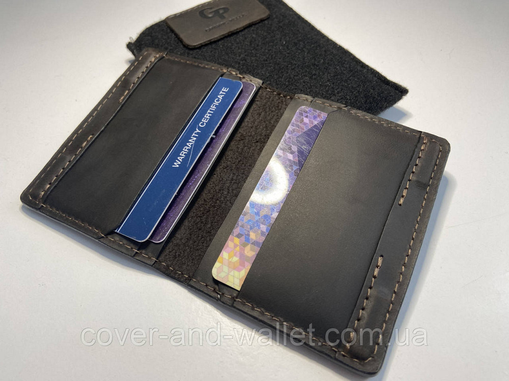 Маленька шкіряна обкладинка кредитниця під автодокументи на магнітах Grande Pelle 224420 Київ - фото 1