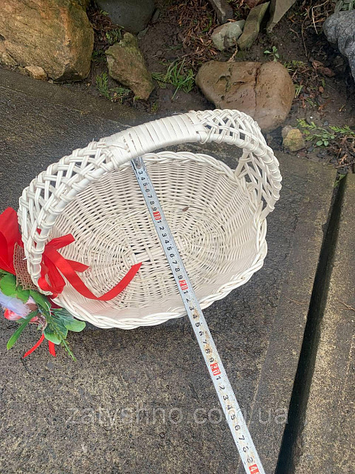 Кошик білий, плетений з прикрасою Київ - фото 5