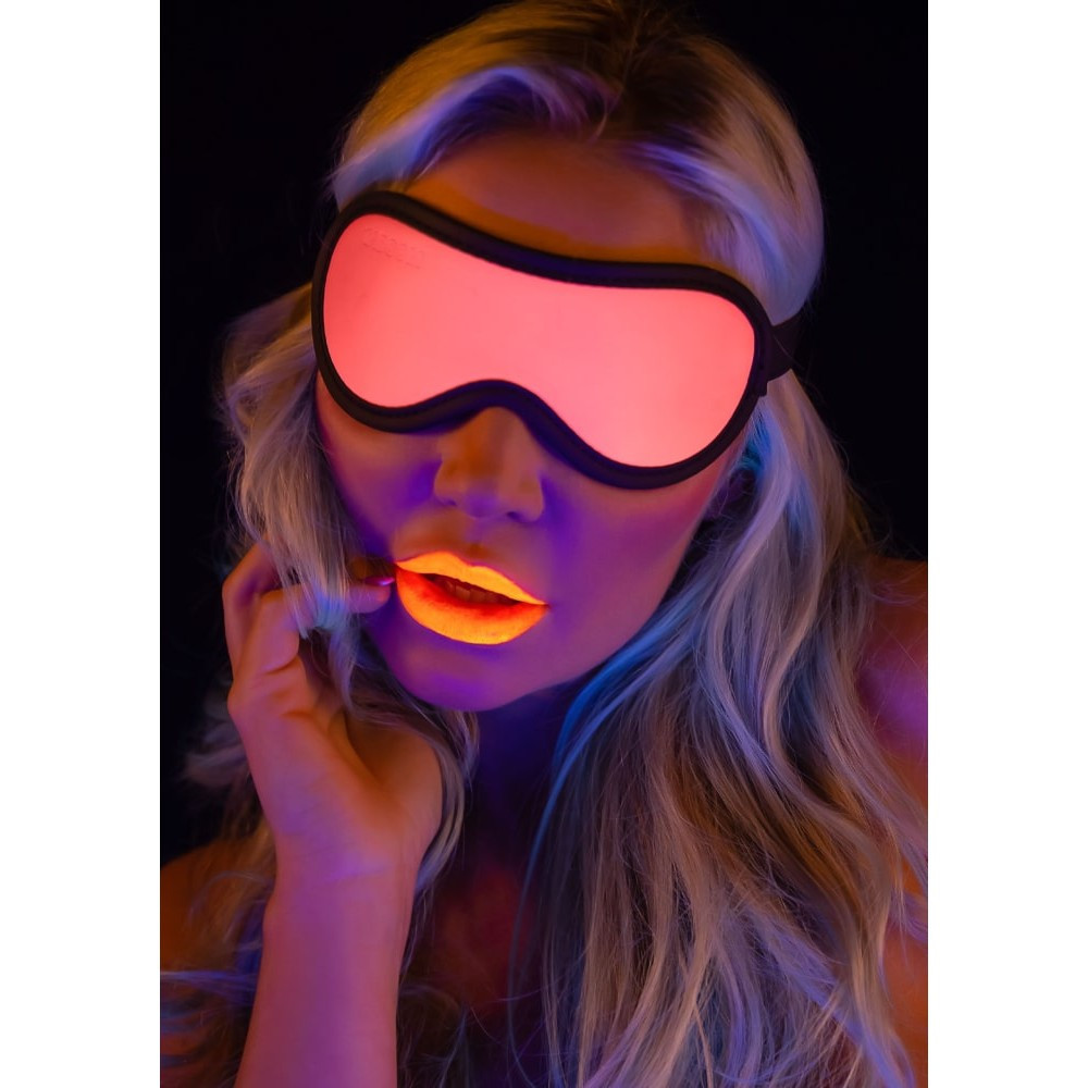 Маска на очі, що світиться у темряві Taboom Blindfold рожево-чорна Sex Aura Київ - фото 3