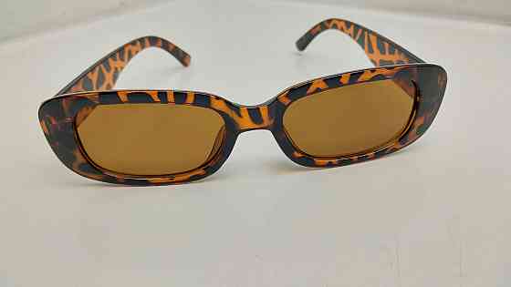 Сонцезахисні прямокутні окуляри в пластиковій оправі леопардові Луцьк