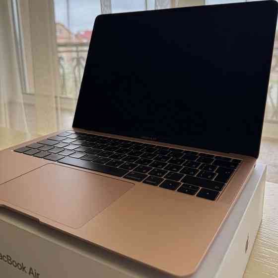 Ноутбук Макбук Air 13 Gold
2018 рік Київ