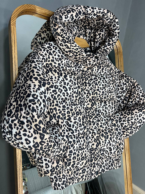 Куртка жіноча Lady Yep 9006 коротка з капюшоном леопардовий принт на резинці демісезонна бежева, бежевий, 44 Київ - фото 18