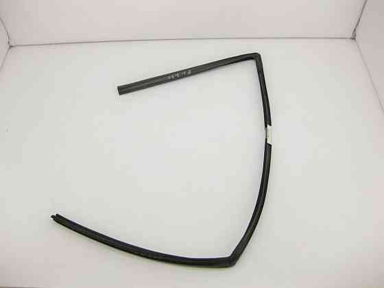 Mercedes-Benz  A2207251125 Ущільнювач опускного скла передніх лівих дверей S-Class W220 Одеса