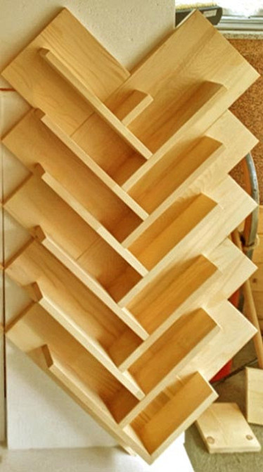 Настенная винная полка 