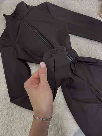 Женский стильный термо комбинезон  с поясом из плотного микродайвинга на флисе Одесса