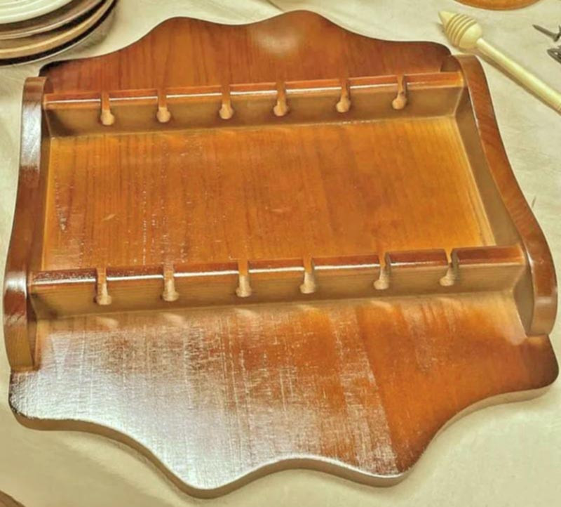 Полка для коллекции ложек 