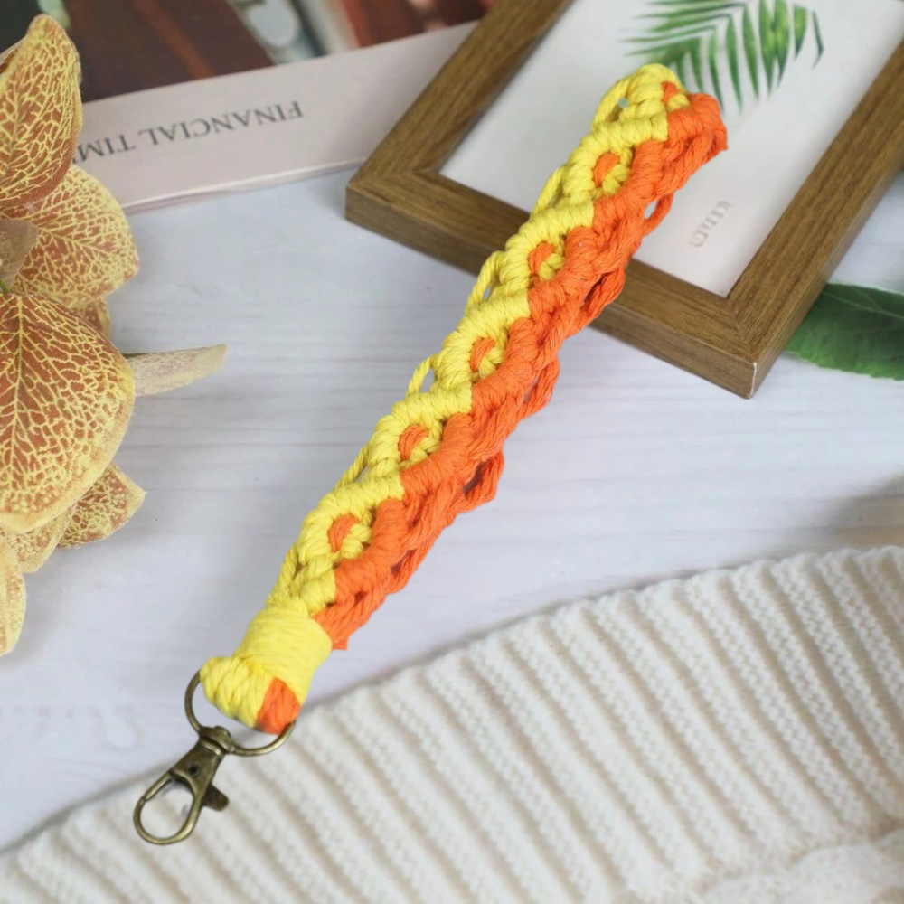 Набір макраме для ручного плетіння і в'язання брелока "Петля" для ключів і аксесуарів 22х3см, помаранчевий з жовтим Кам'янець-Подільський - фото 3